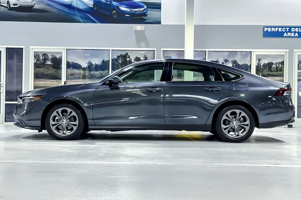 Used 2024 Honda Accord EX Sedan