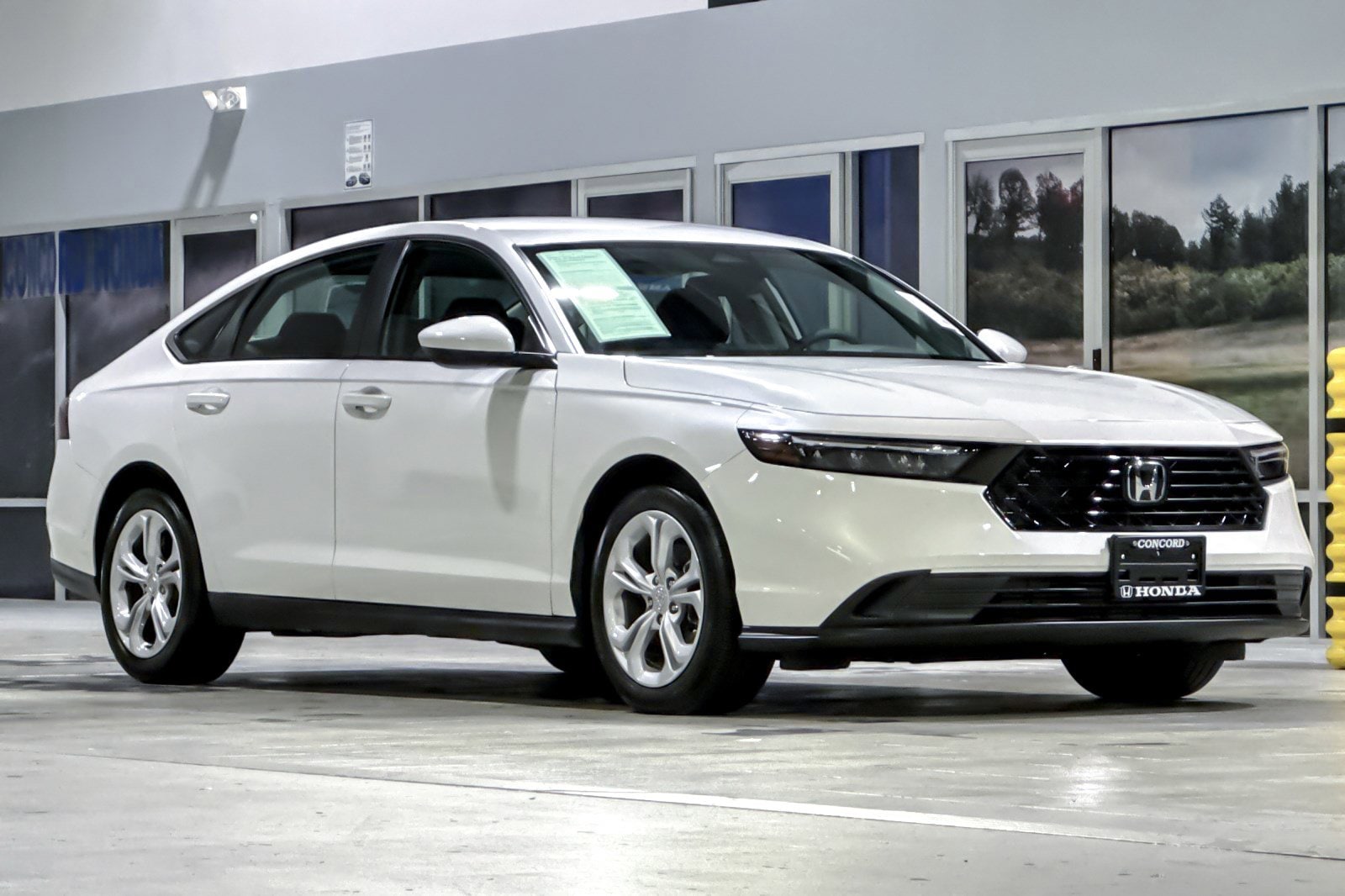 2025 Honda Accord LX photo 5