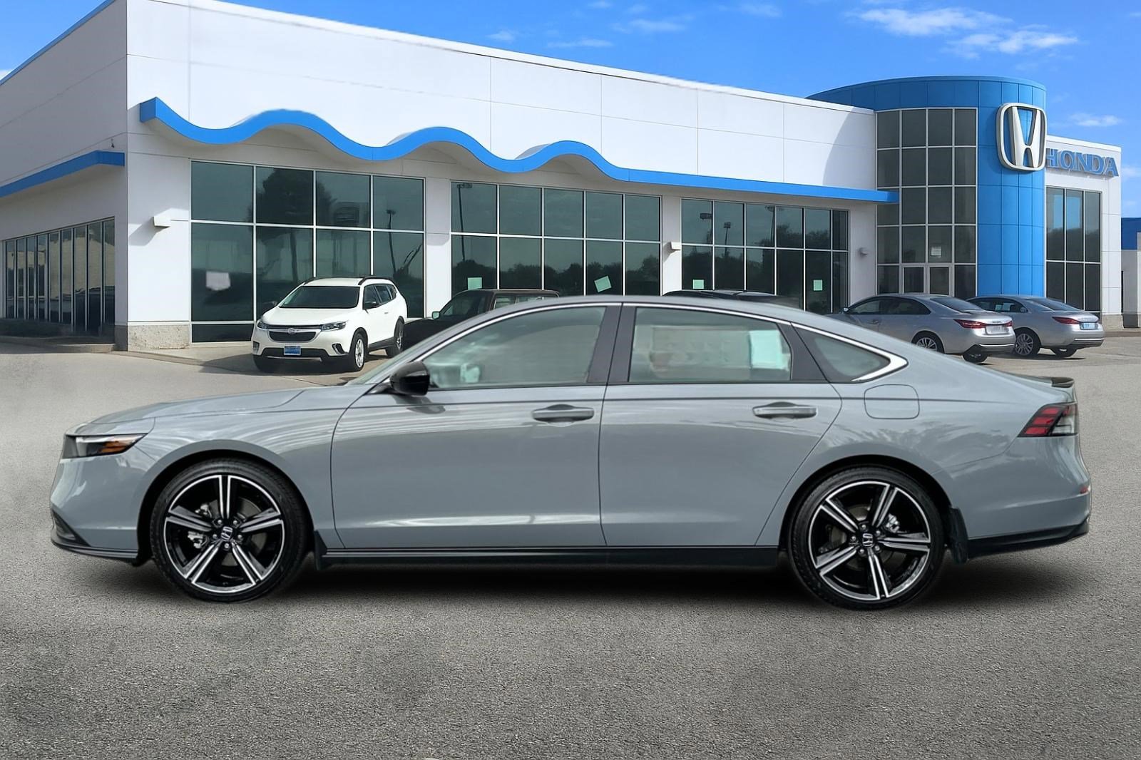 2025 Honda Accord Hybrid Sport photo 2