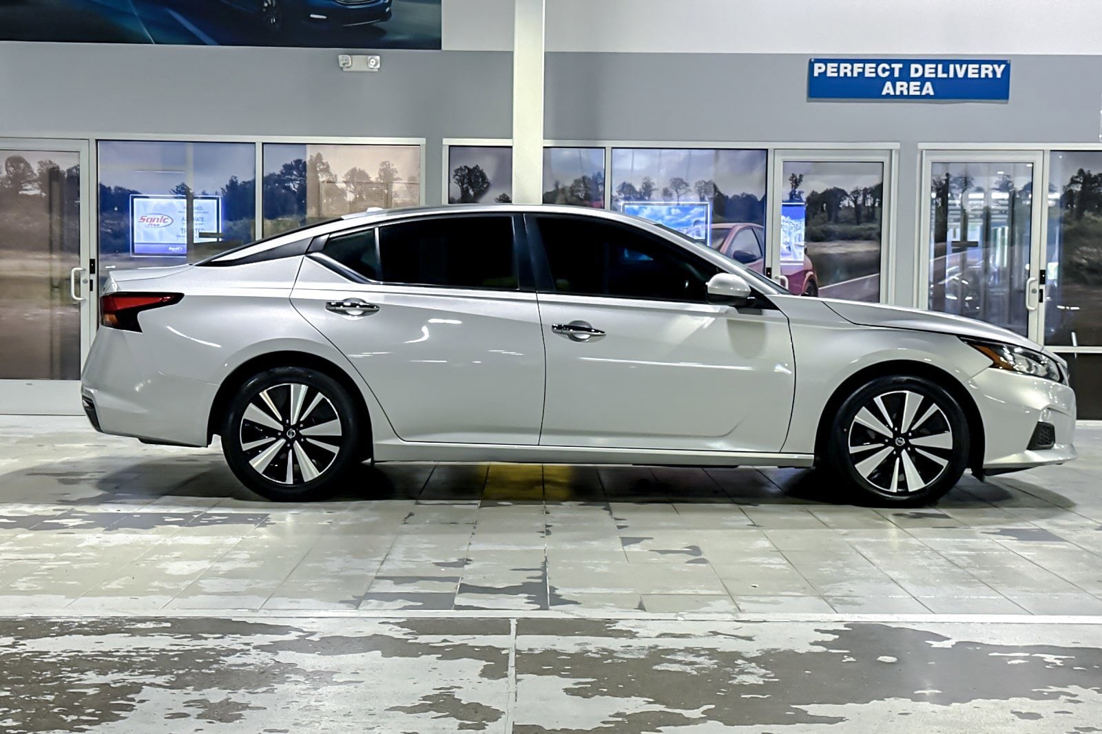 2021 Nissan Altima 2.5 SV photo 6