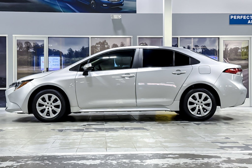 Used 2021 Toyota Corolla LE Sedan
