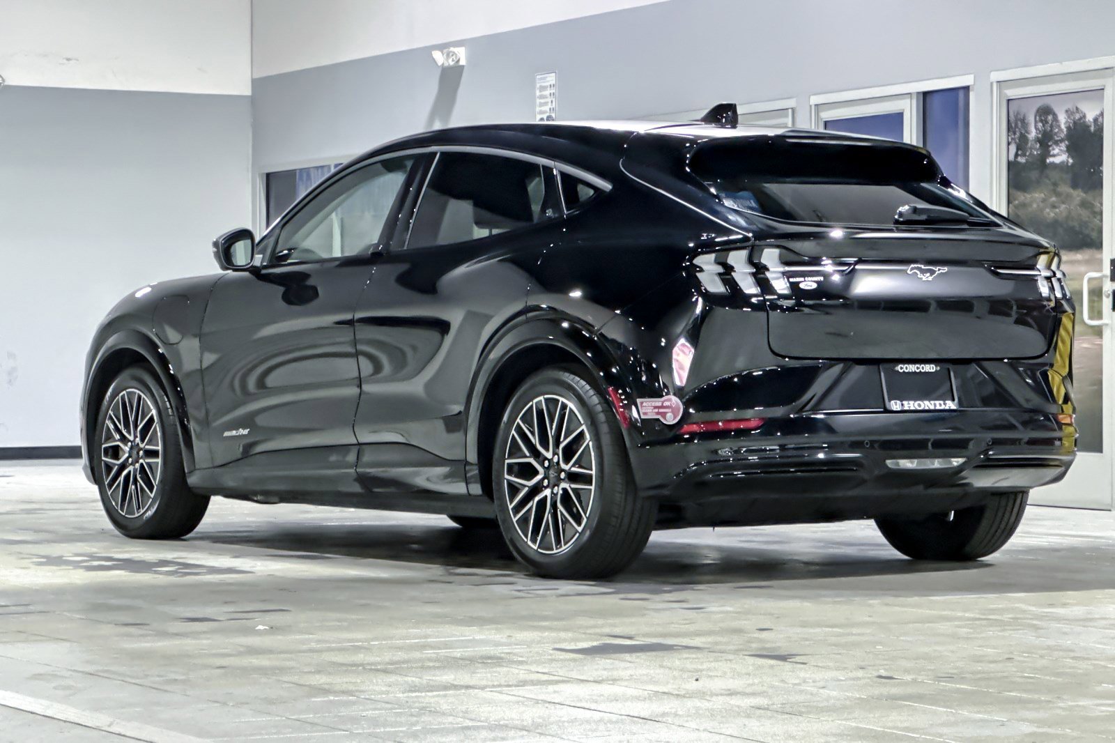 2024 Ford Mustang Mach-E Premium photo 3