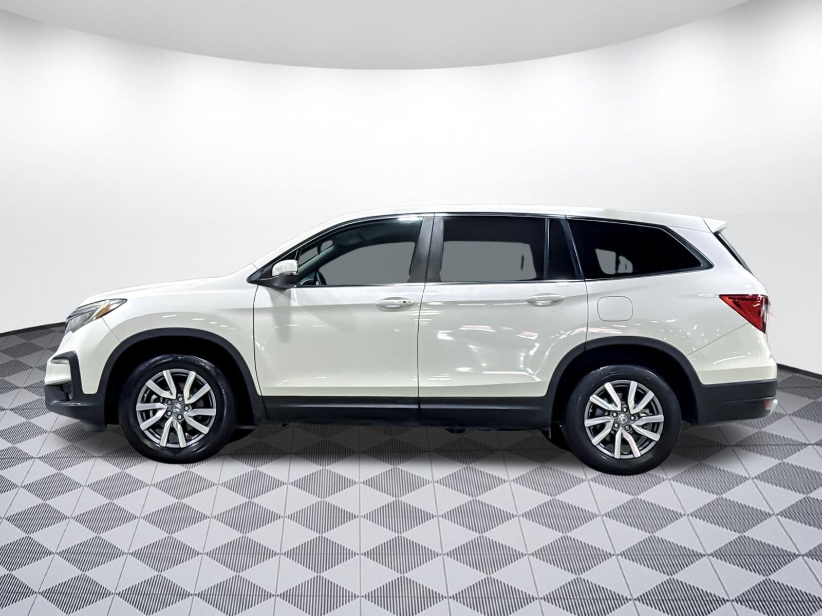 2019 Honda Pilot EX photo 2