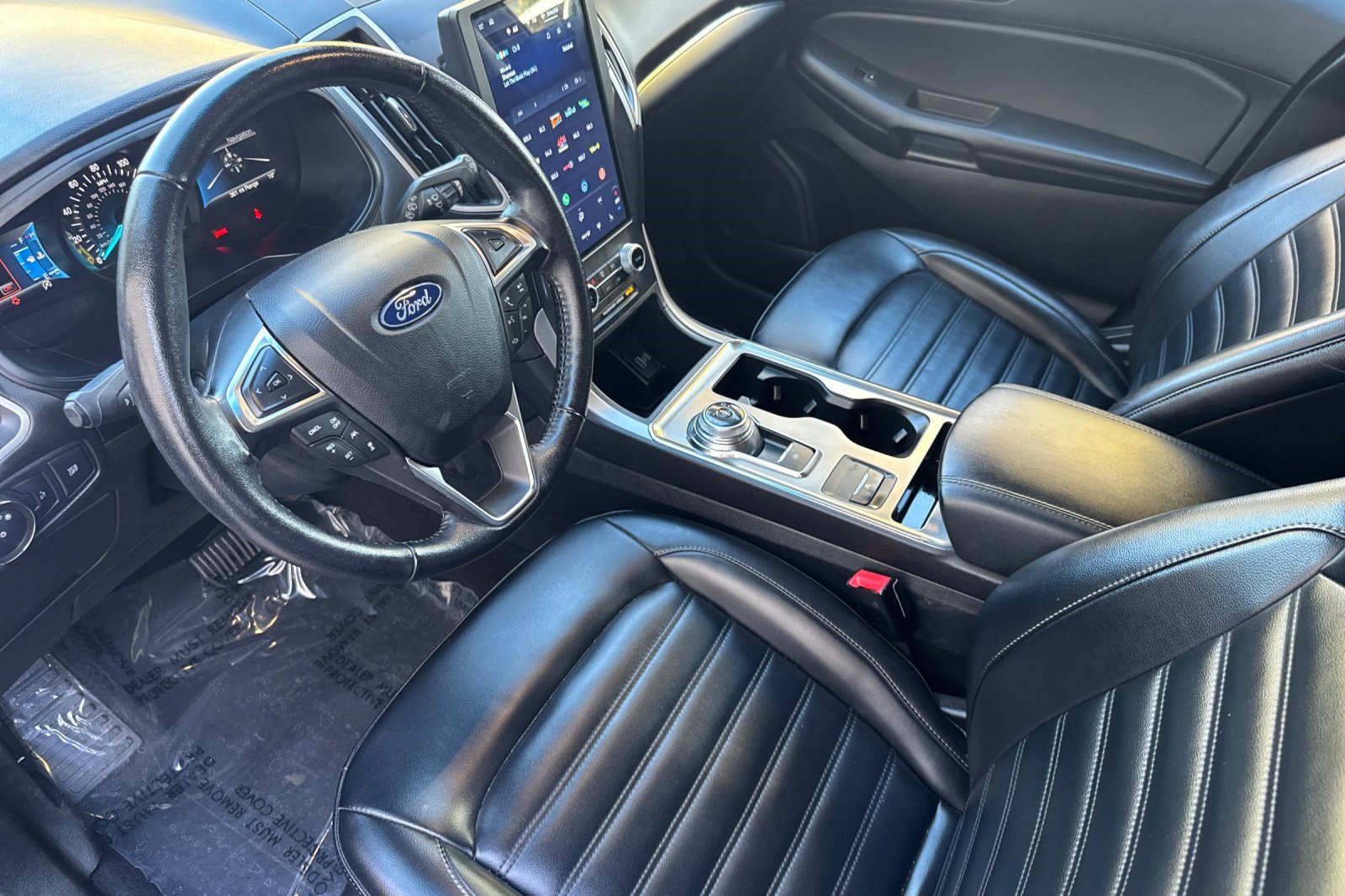 2022 Ford Edge SEL photo 4