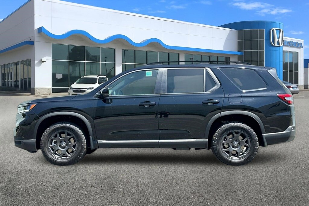 New 2025 Honda Pilot TrailSport SUV