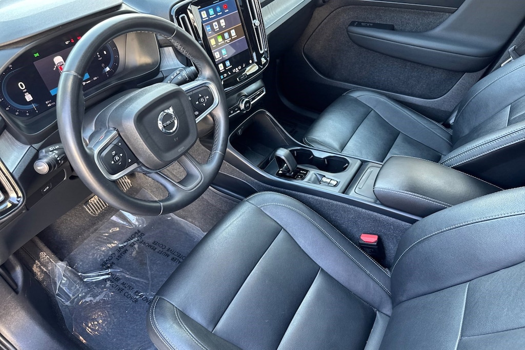 Used 2024 Volvo XC40 B5 Core Bright SUV