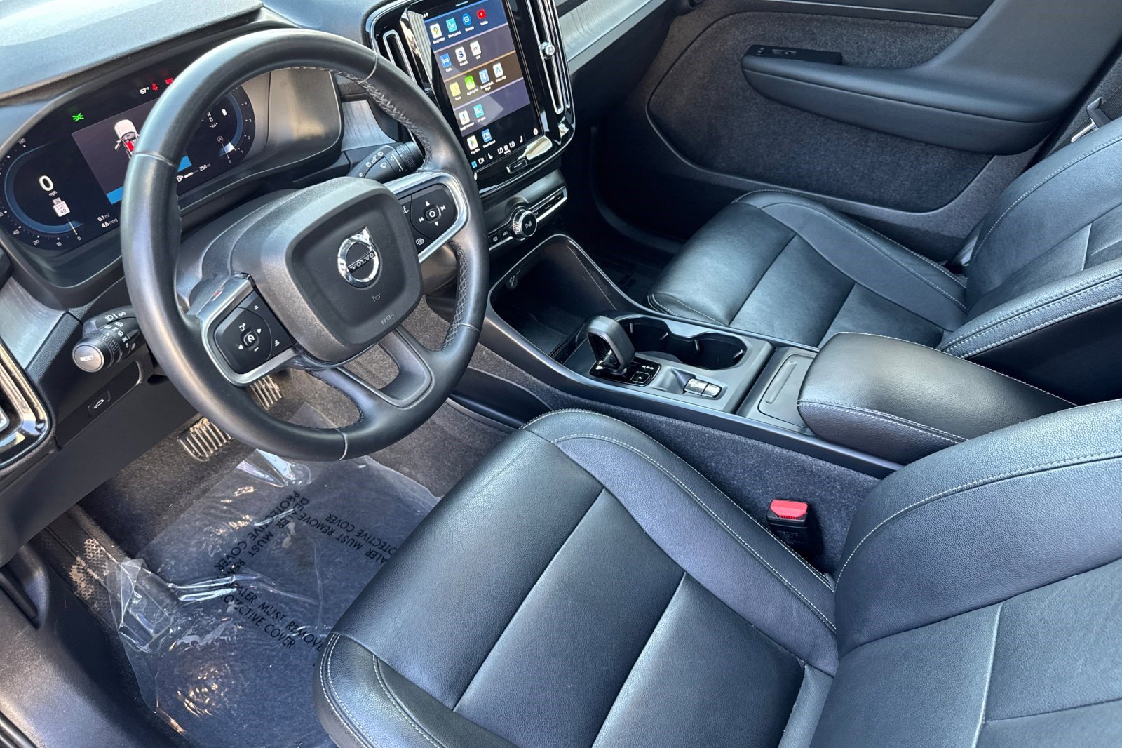2024 Volvo XC40 Core photo 4