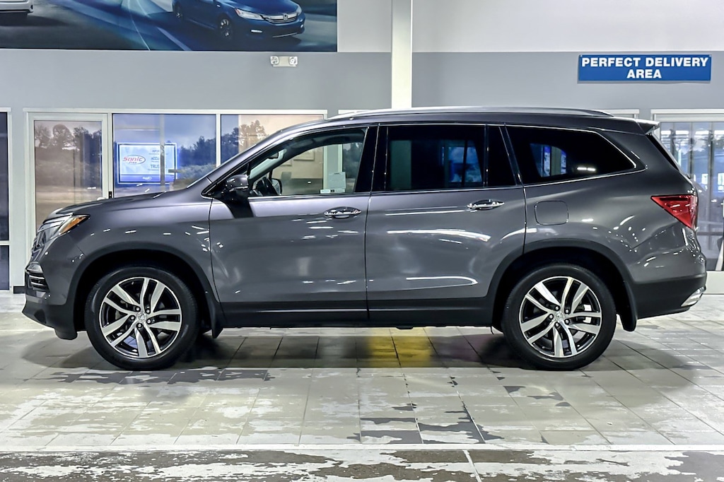 Certified 2017 Honda Pilot Touring AWD SUV
