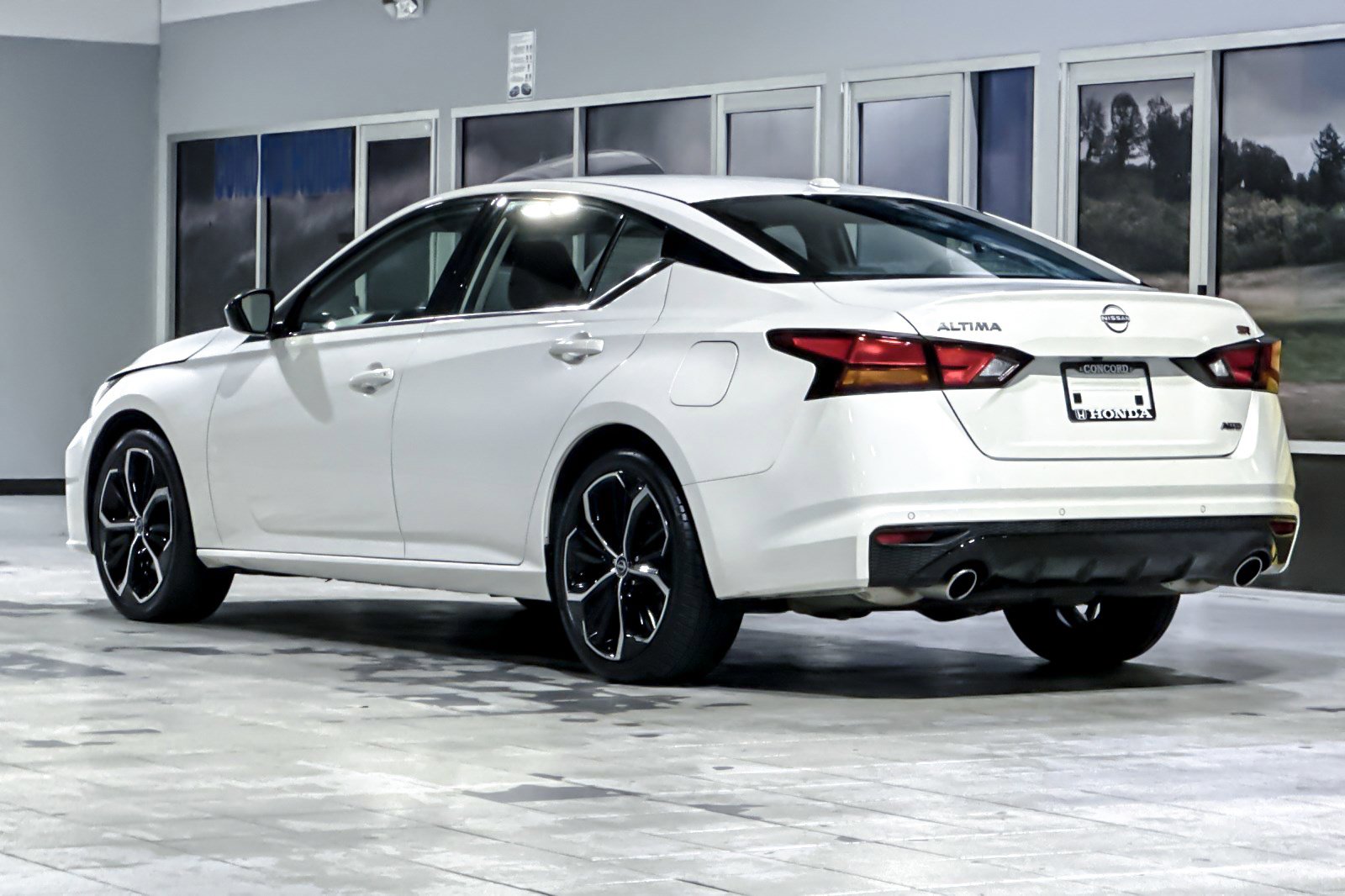 2024 Nissan Altima 2.5 SR photo 3