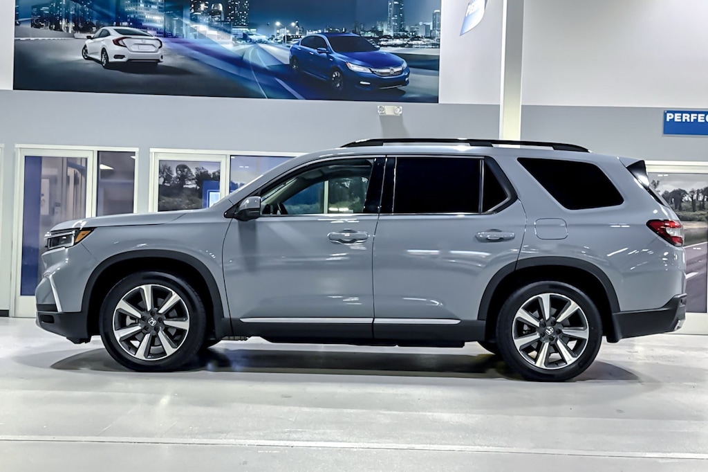 Used 2023 Honda Pilot Touring SUV