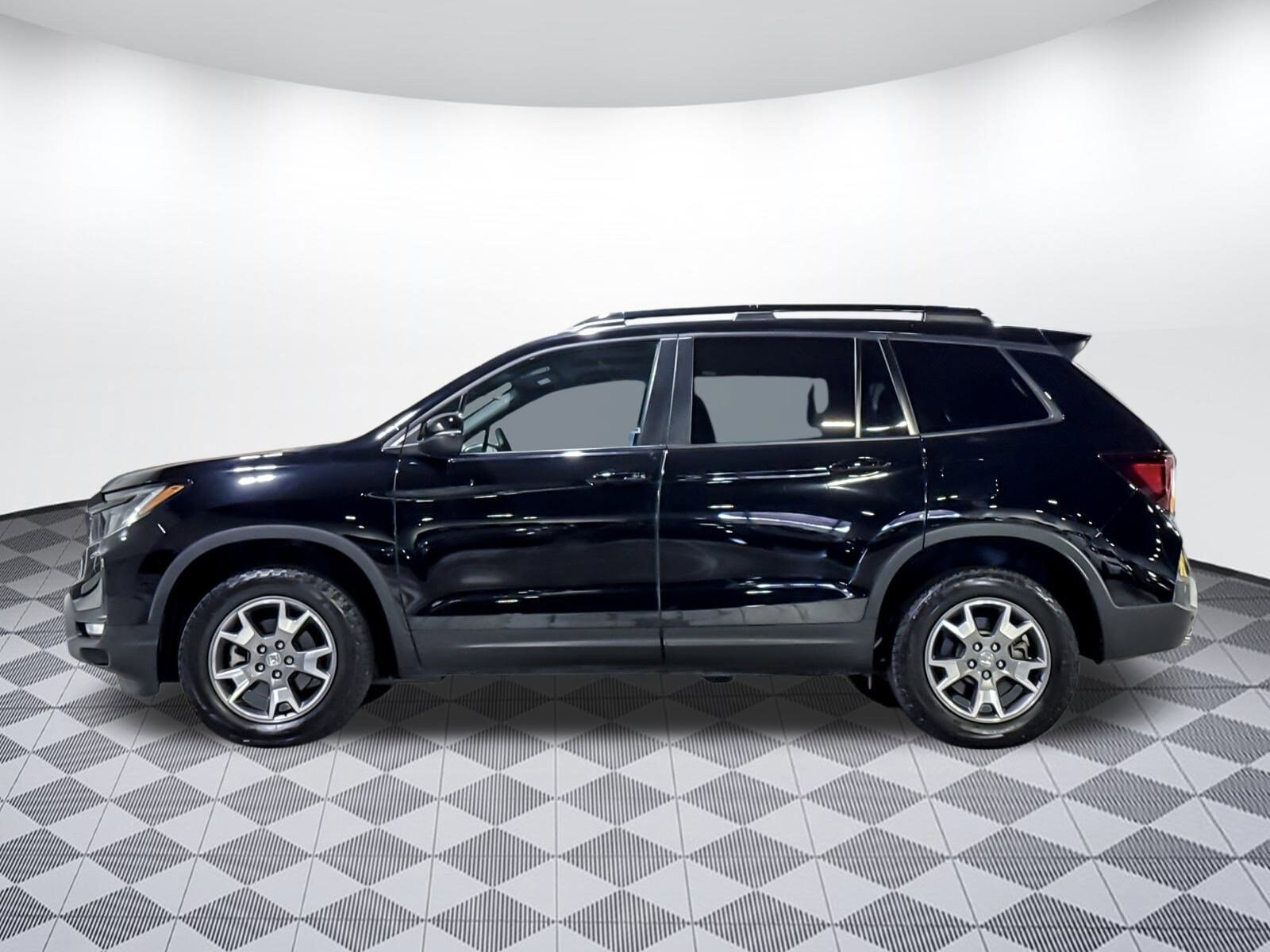 2022 Honda Passport TrailSport photo 2