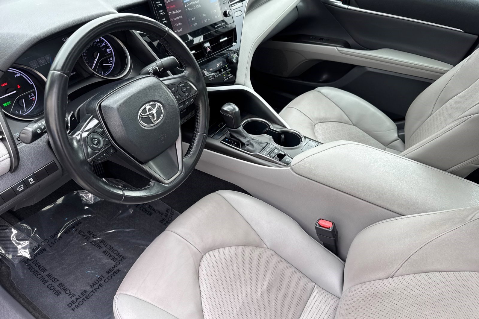 2021 Toyota Camry Hybrid XSE photo 4