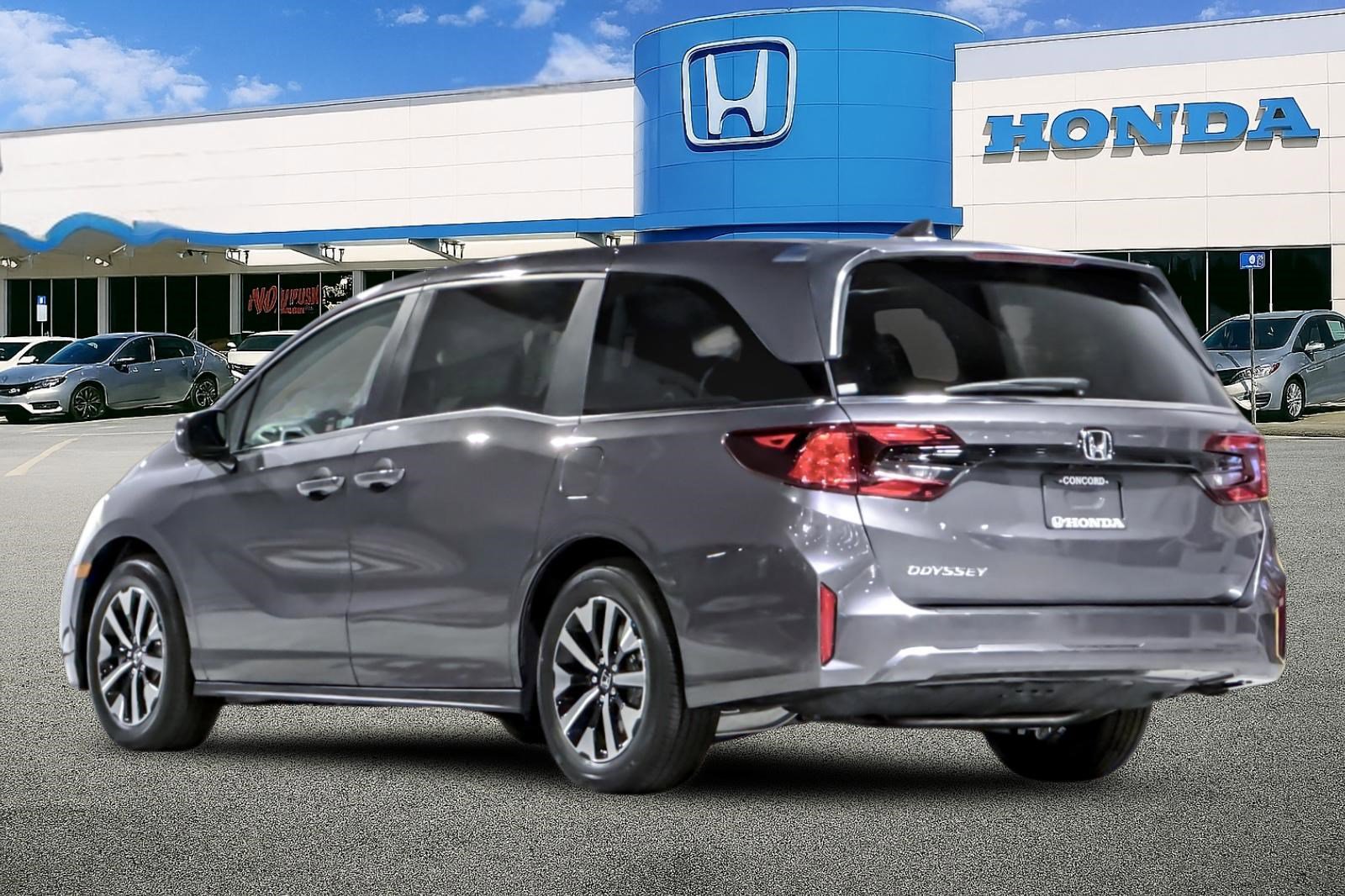 2025 Honda Odyssey EX-L photo 2