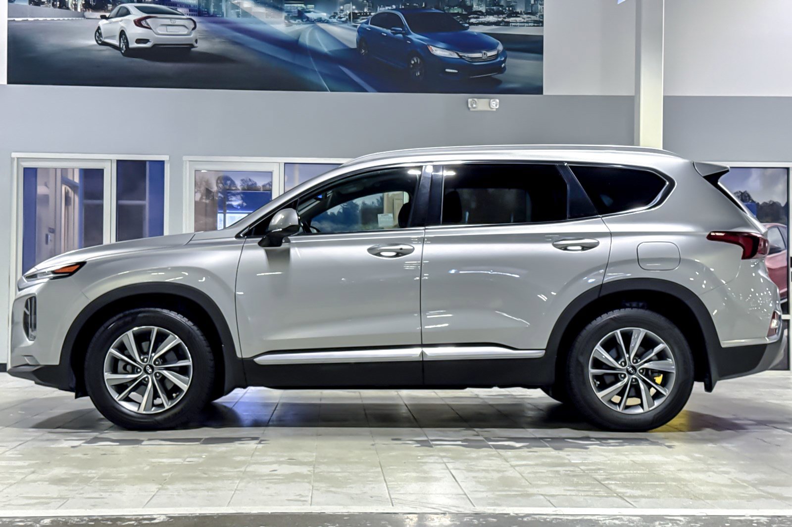 2020 Hyundai Santa Fe SEL photo 2