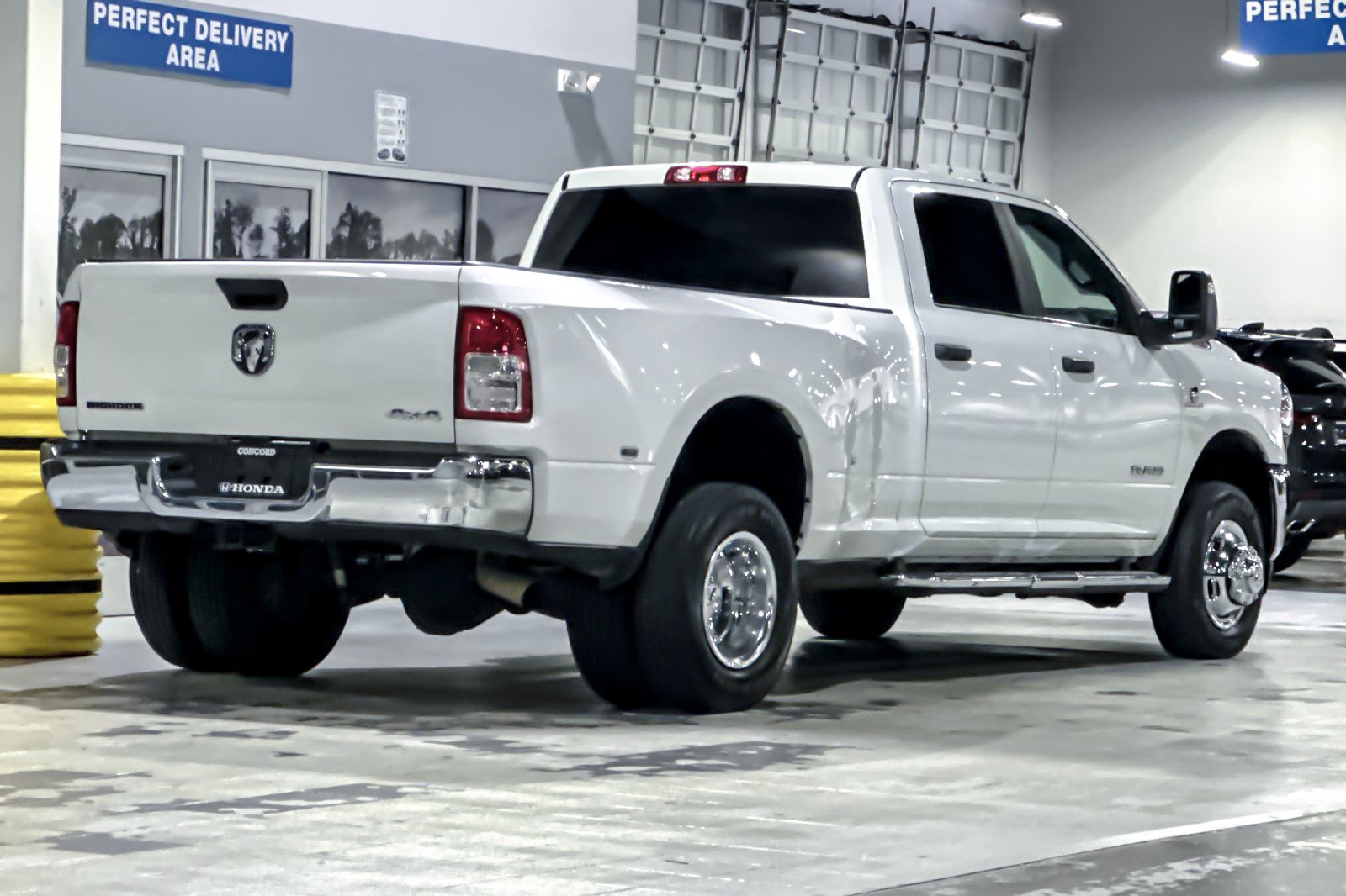 2023 Ram 3500 Big Horn photo 3