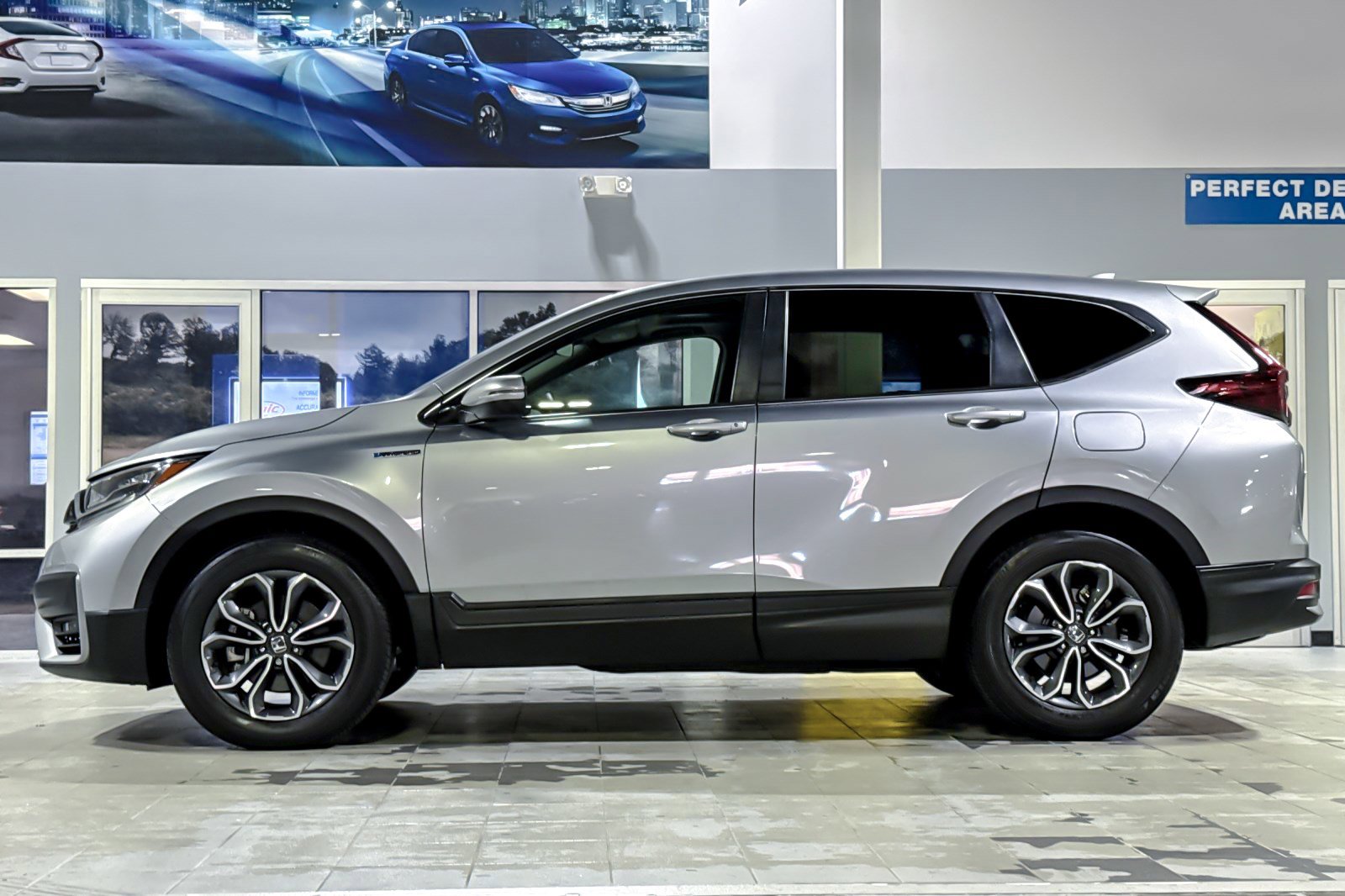 2022 Honda CR-V Hybrid EX photo 2
