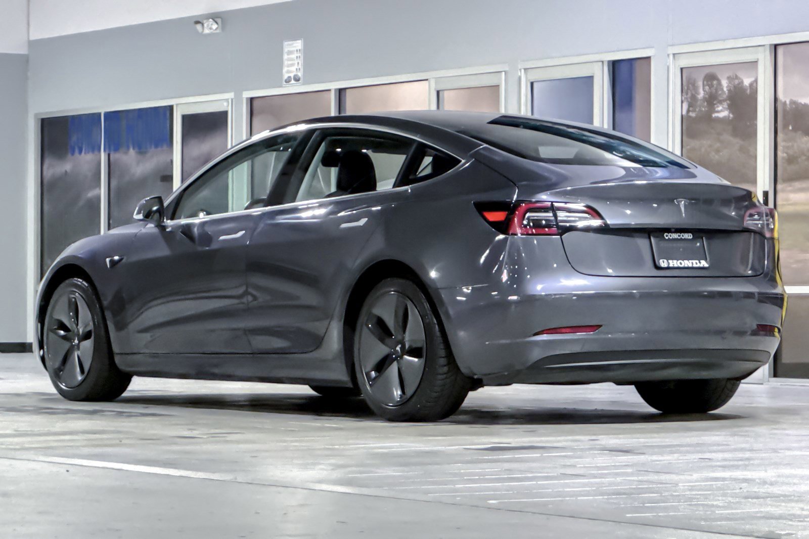 2018 Tesla Model 3 Long Range photo 2