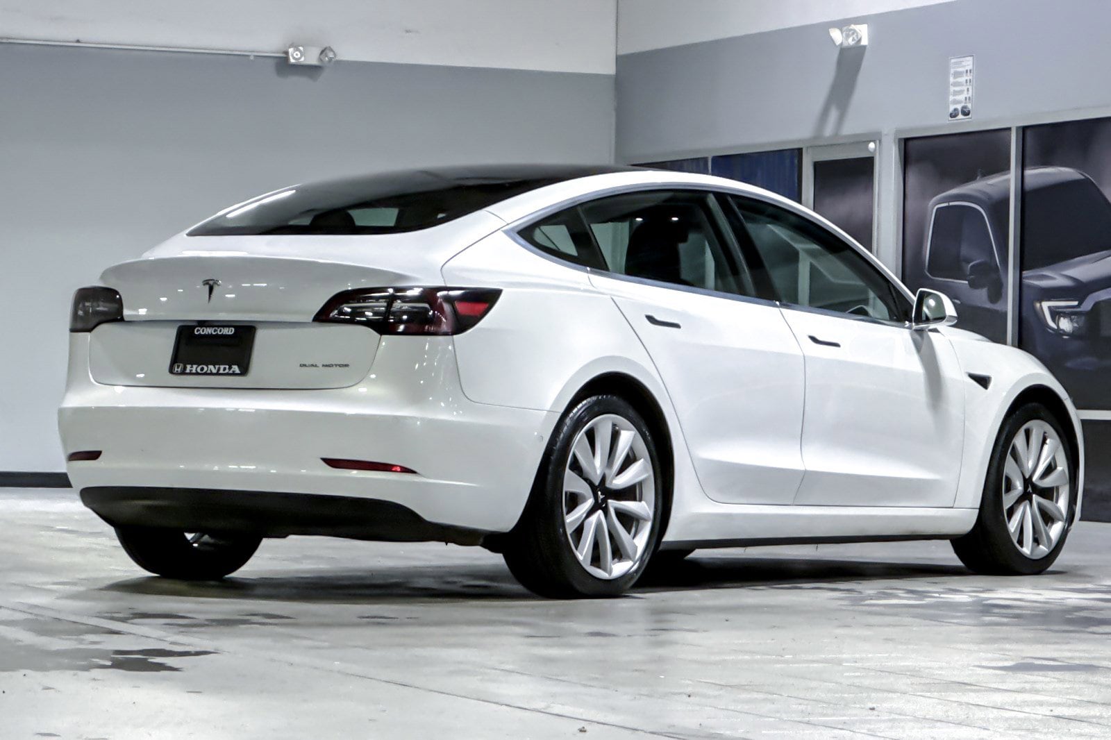 2020 Tesla Model 3 Long Range photo 3