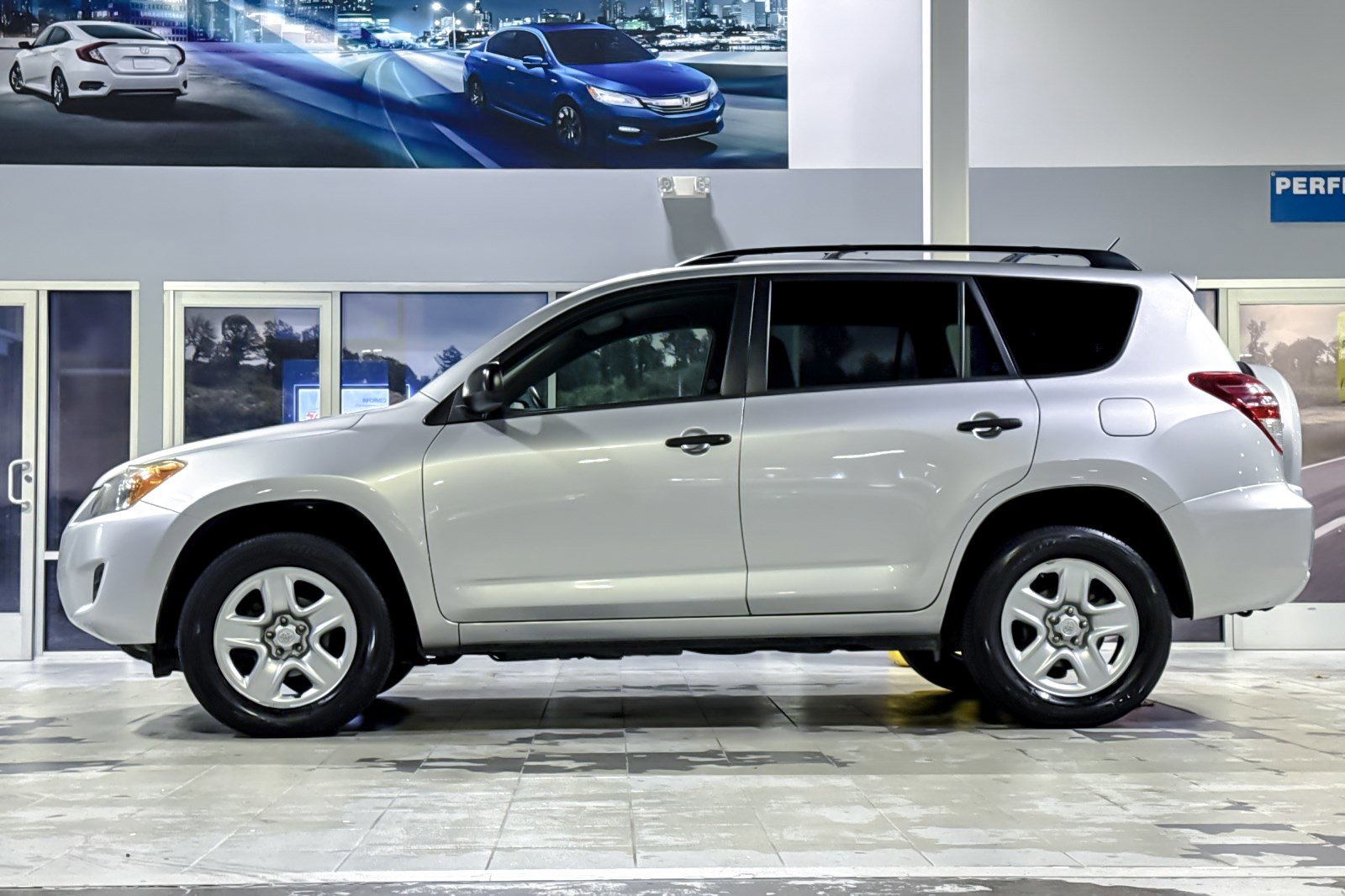 2011 Toyota RAV4 Base photo 2