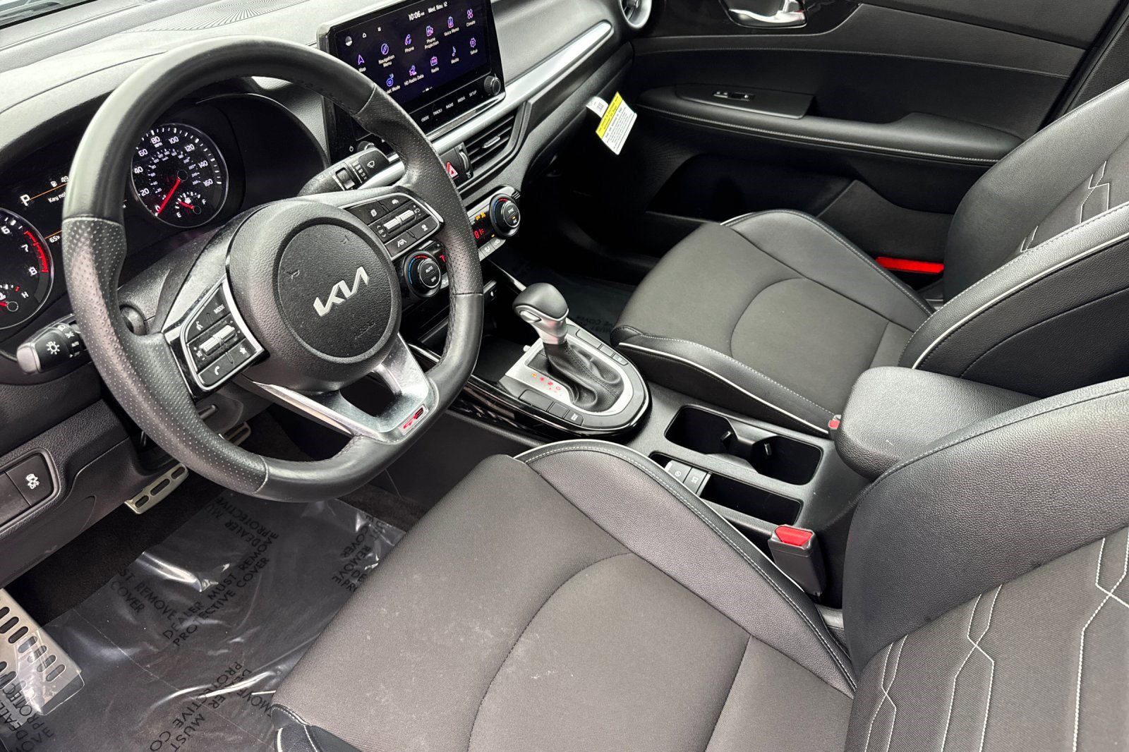 2024 Kia Forte GT-Line photo 4