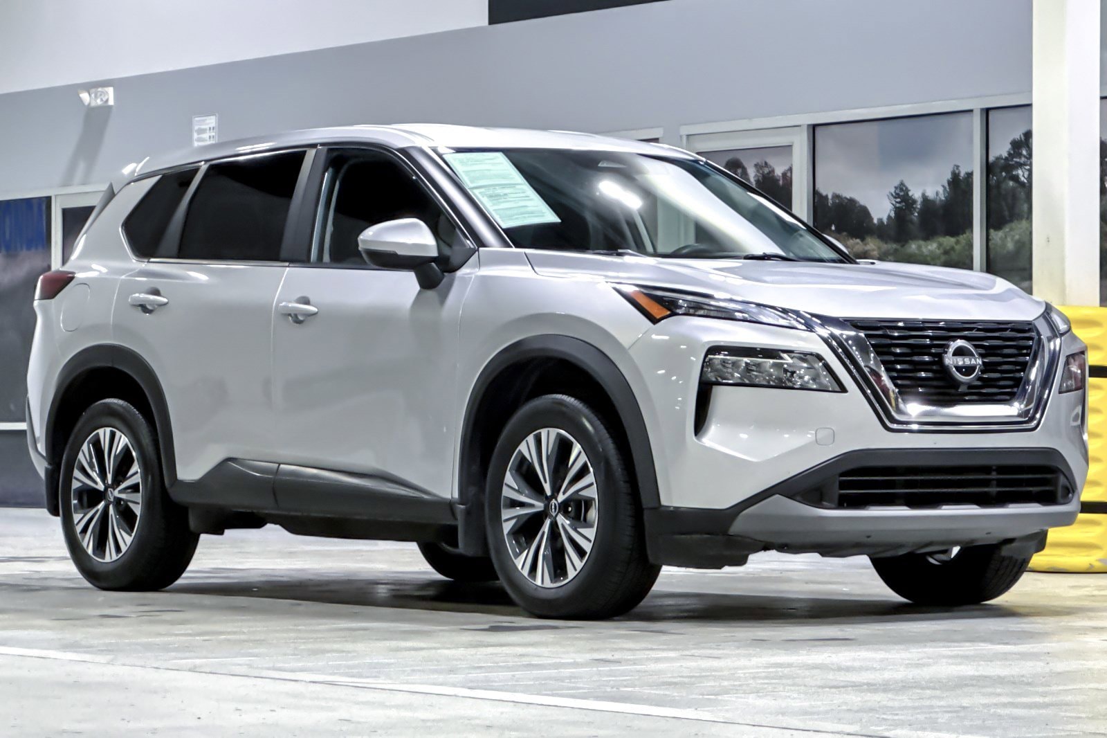 2023 Nissan Rogue SV photo 5