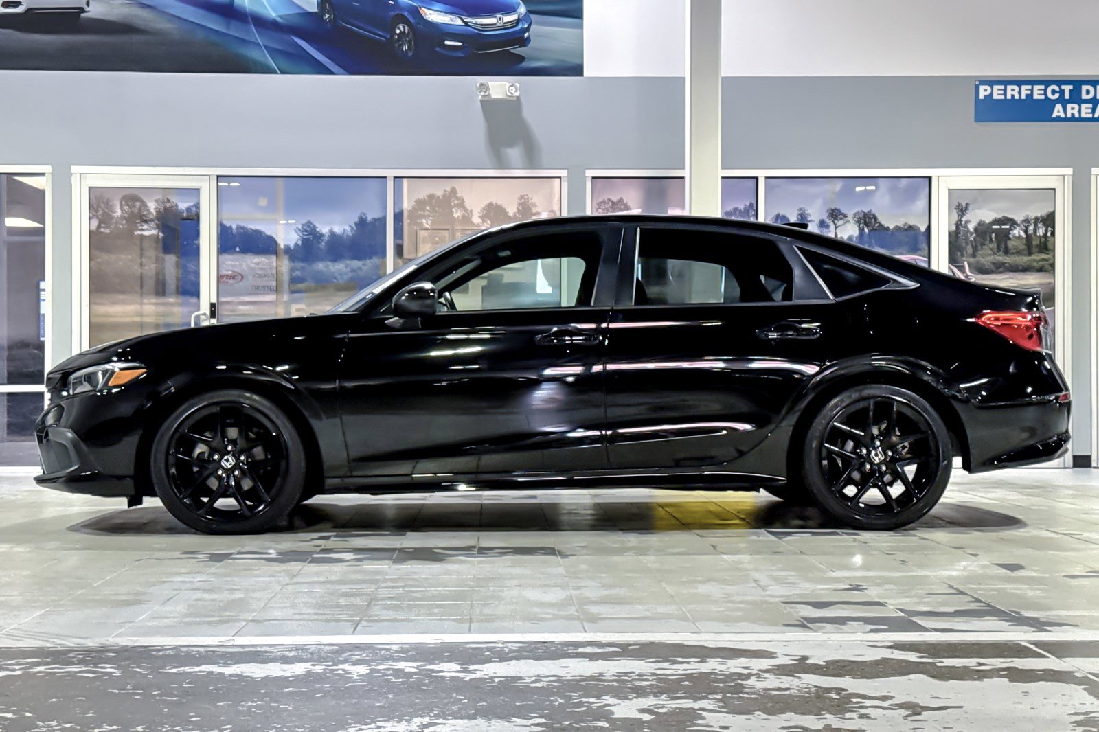 2024 Honda Civic Sport photo 2