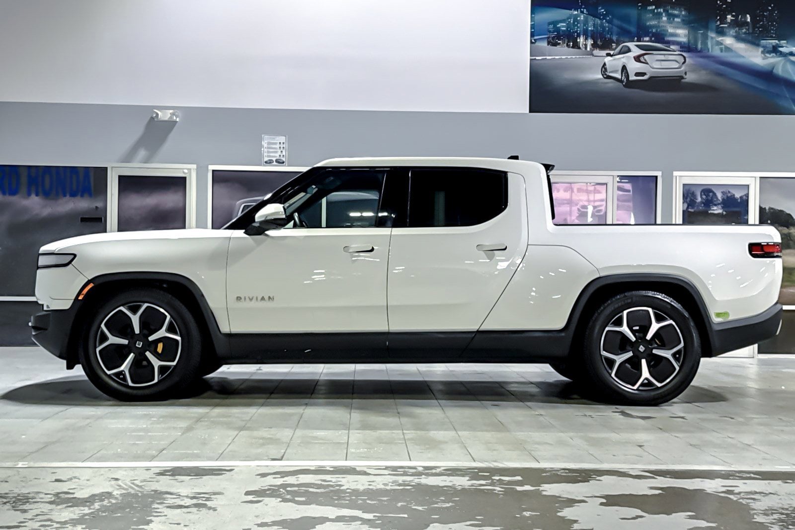 Used 2023 Rivian R1T Adventure with VIN 7FCTGAAA5PN020855 for sale in Concord, CA