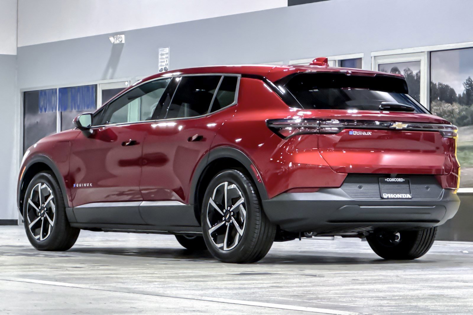 2025 Chevrolet Equinox EV 1LT photo 3