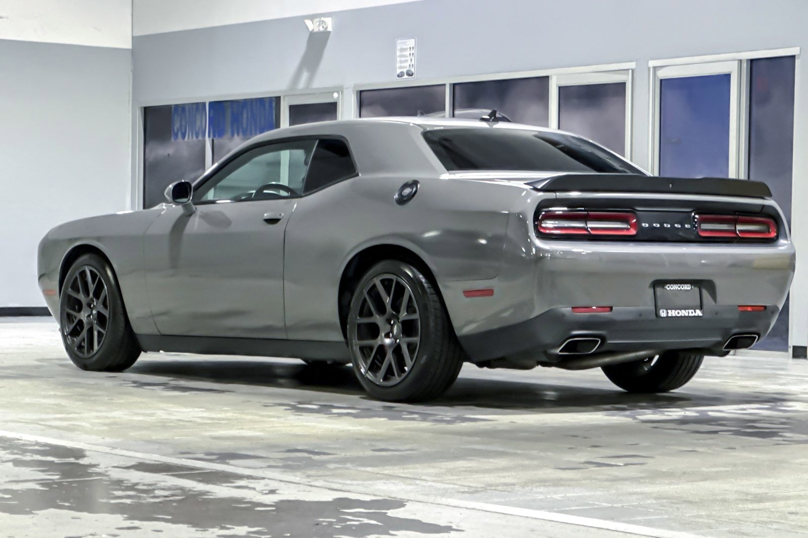 2018 Dodge Challenger R/T photo 2