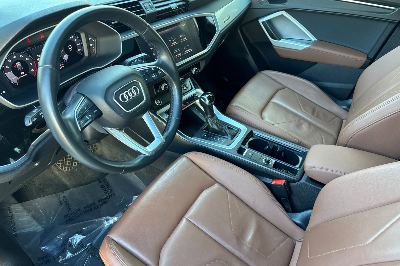 2021 Audi Q3 45 TFSI S line Premium photo 3