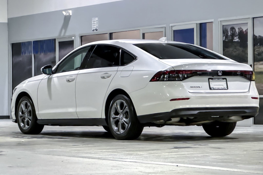 Used 2024 Honda Accord EX Sedan