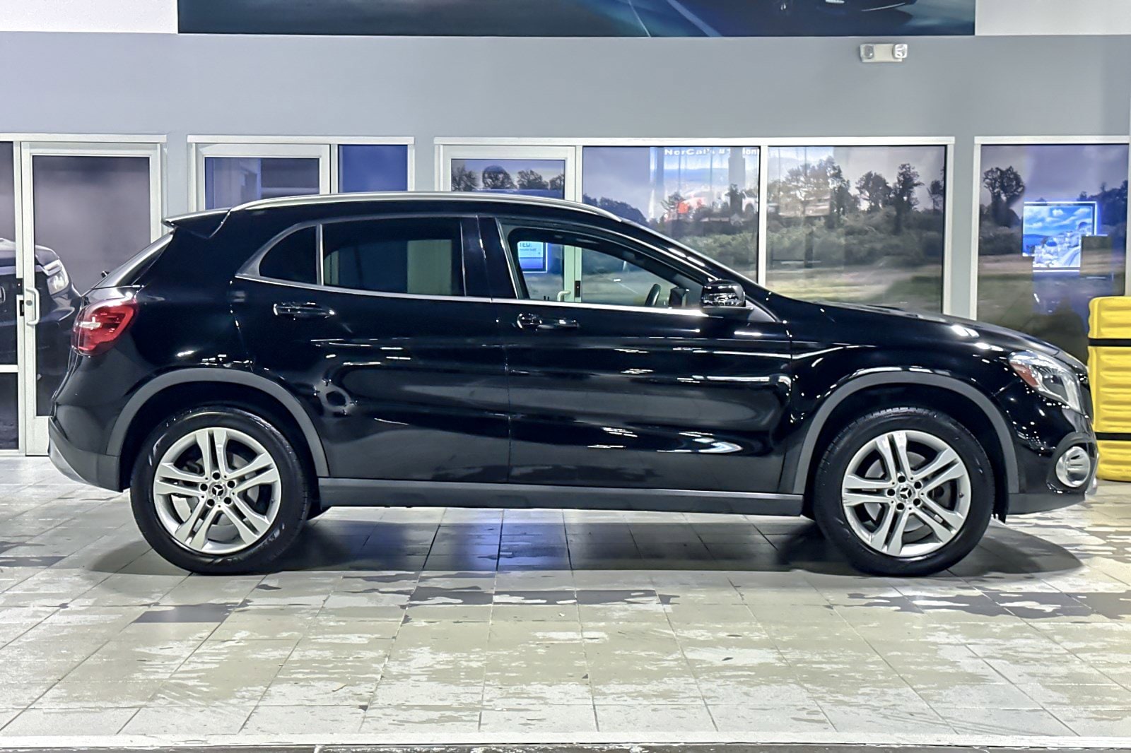 2018 Mercedes-Benz GLA 250 4MATIC photo 6