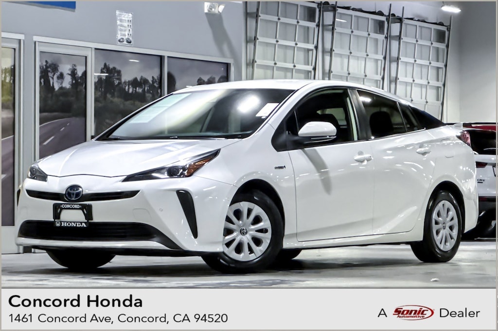 Used 2022 Toyota Prius LE Hatchback