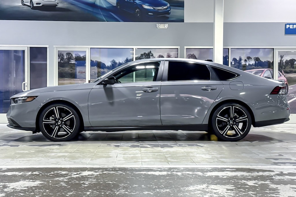 Used 2023 Honda Accord Hybrid Sport w/BSI Sedan