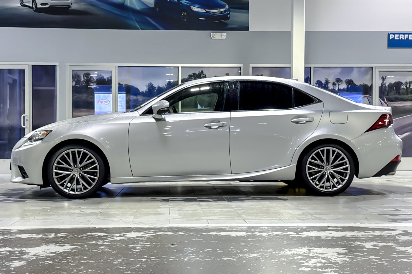 2015 Lexus IS 250 photo 2