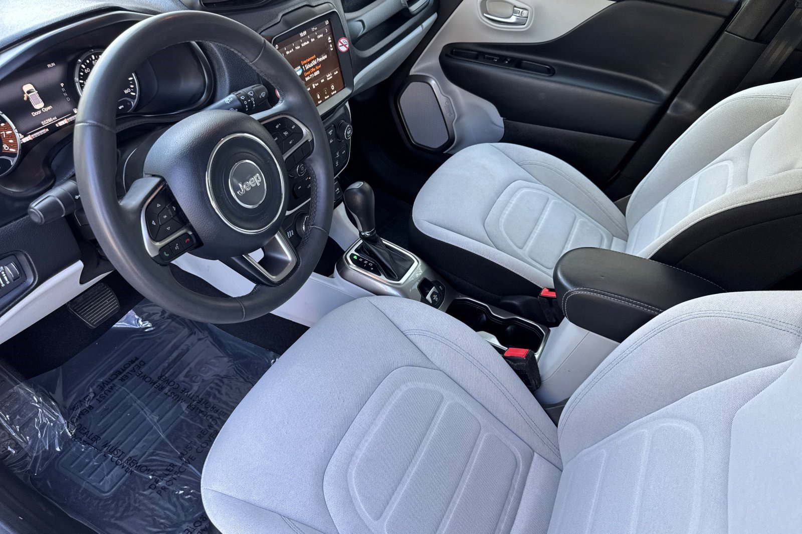 2022 Jeep Renegade Latitude photo 3