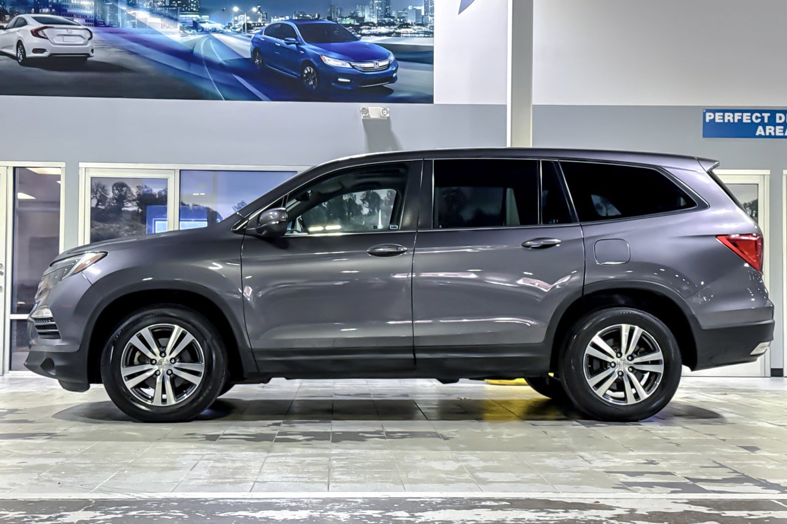 2017 Honda Pilot EX-L photo 2