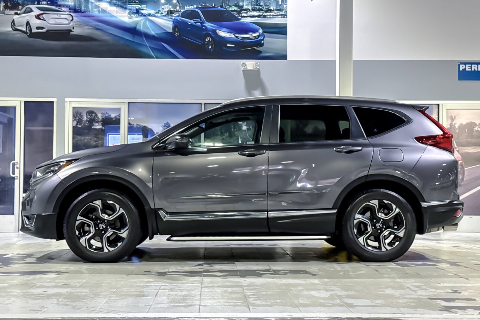 2019 Honda CR-V Touring photo 2
