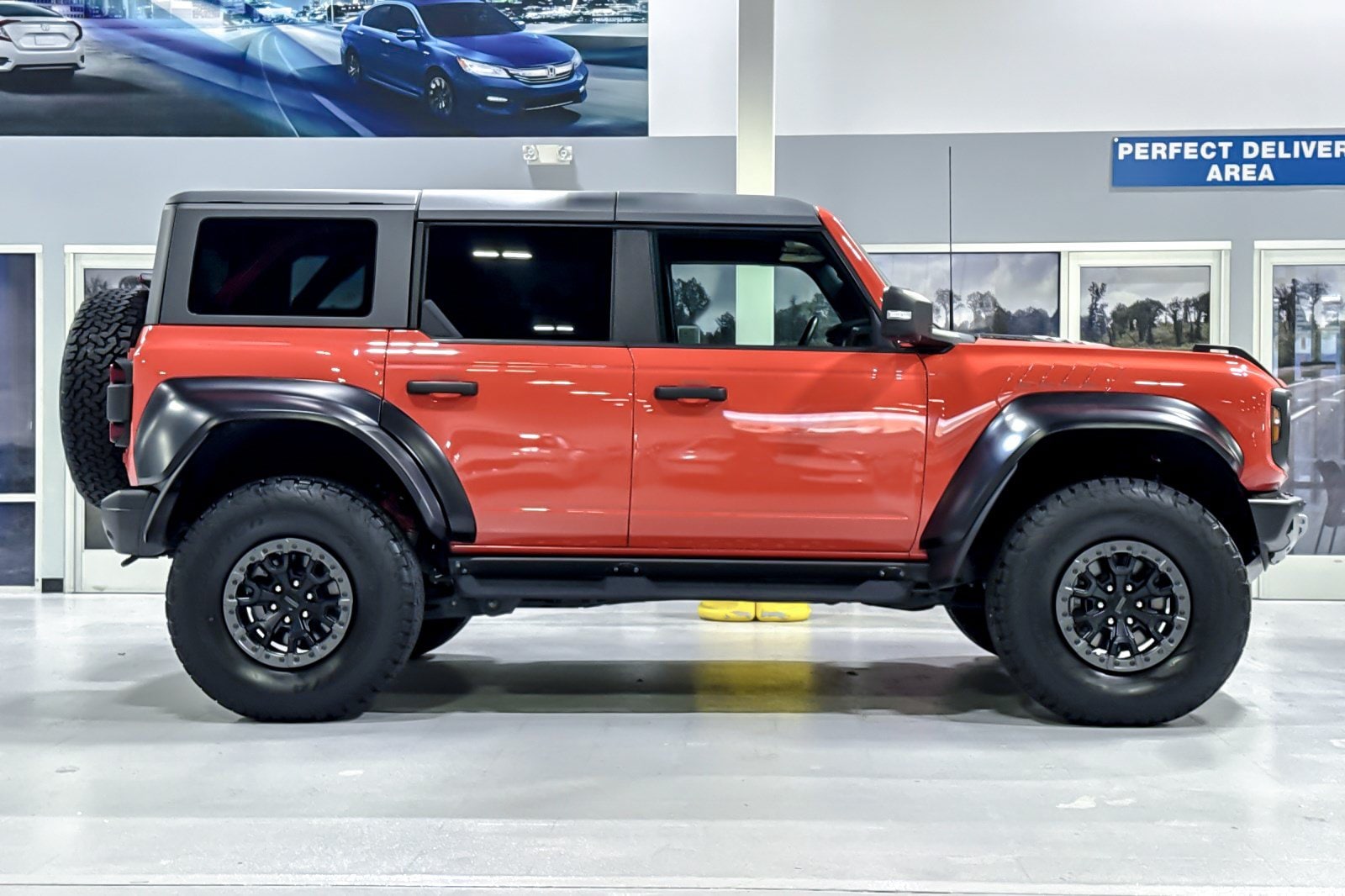 2023 Ford Bronco 4-Door Raptor - Photo 8