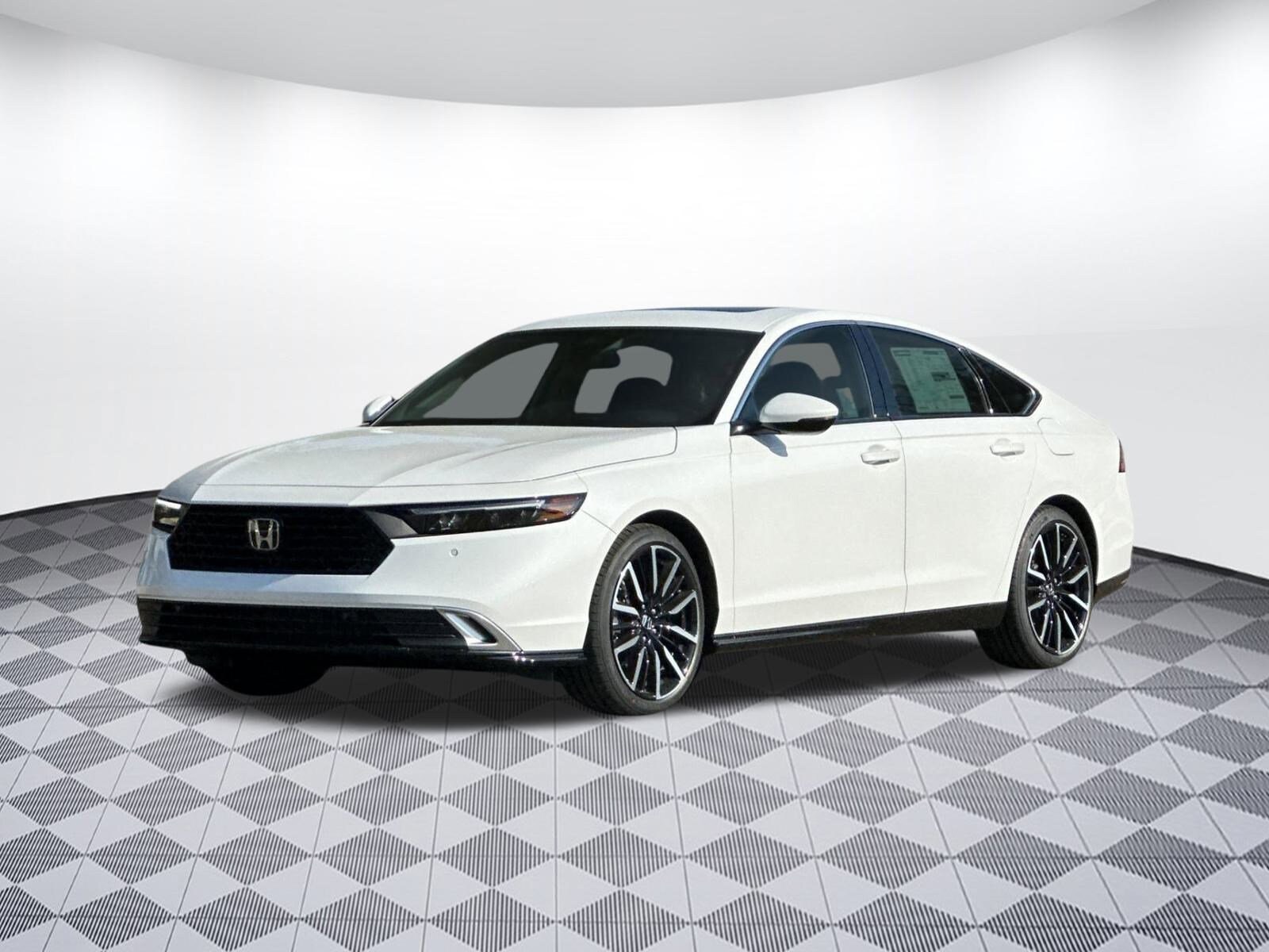 2025 Honda Accord Hybrid Touring photo 3