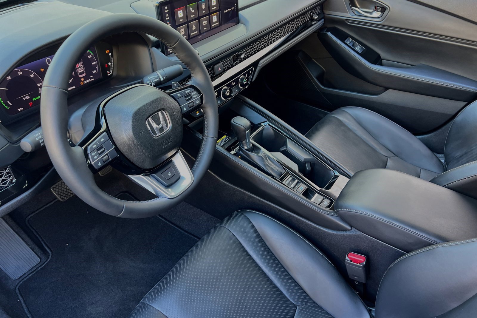 2025 Honda Accord Hybrid Touring photo 4