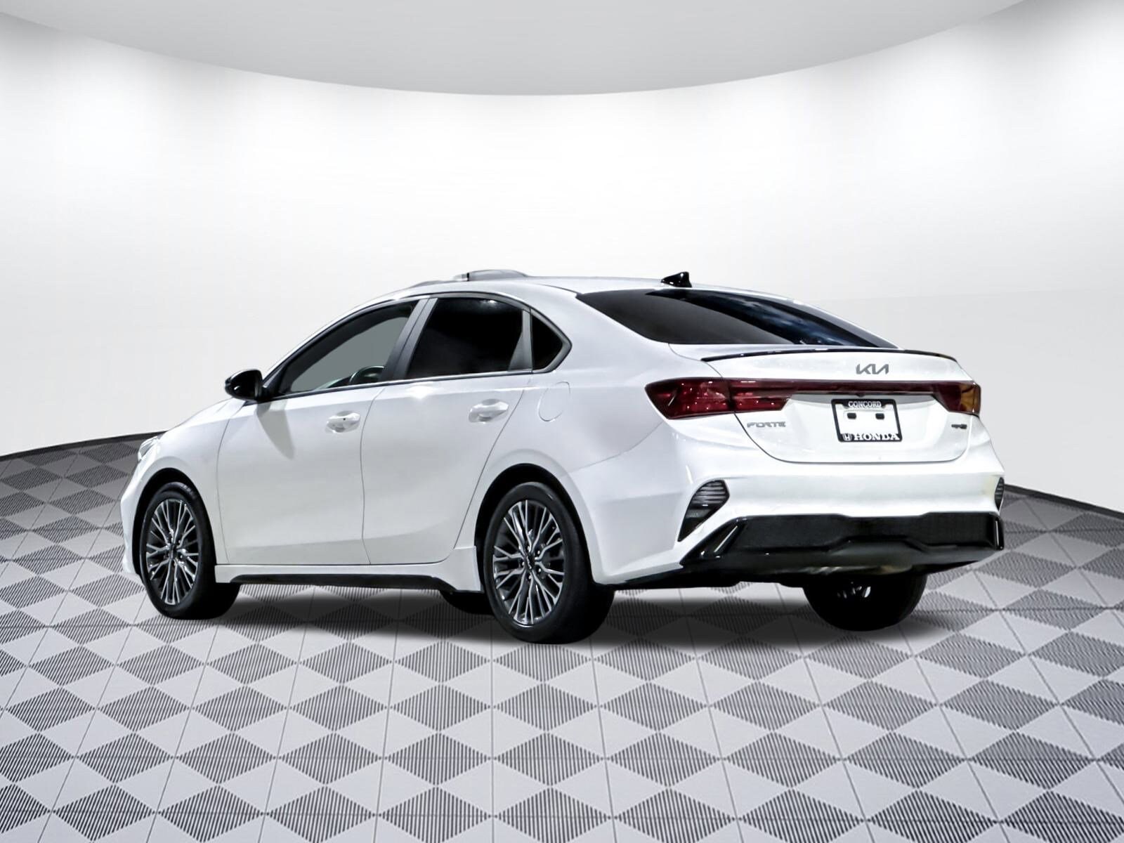 2023 Kia Forte GT-Line photo 3
