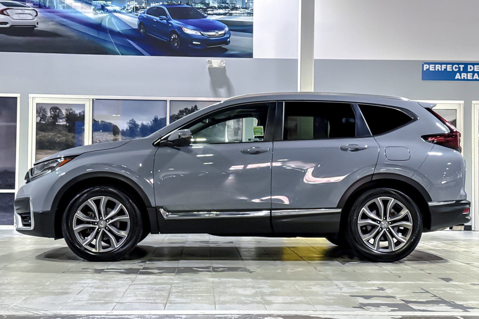 2020 Honda CR-V Touring photo 2