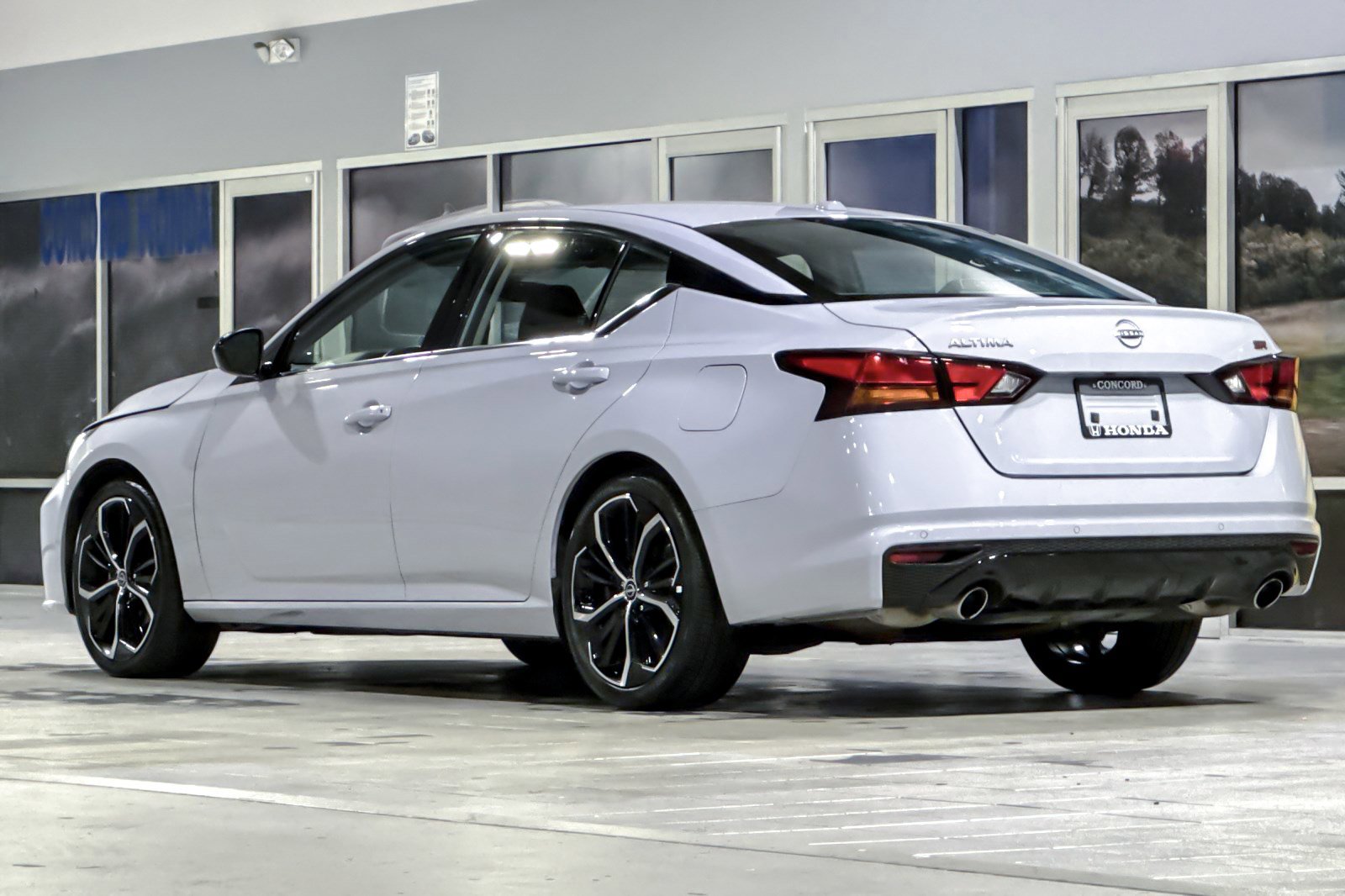 2024 Nissan Altima 2.5 SR photo 2