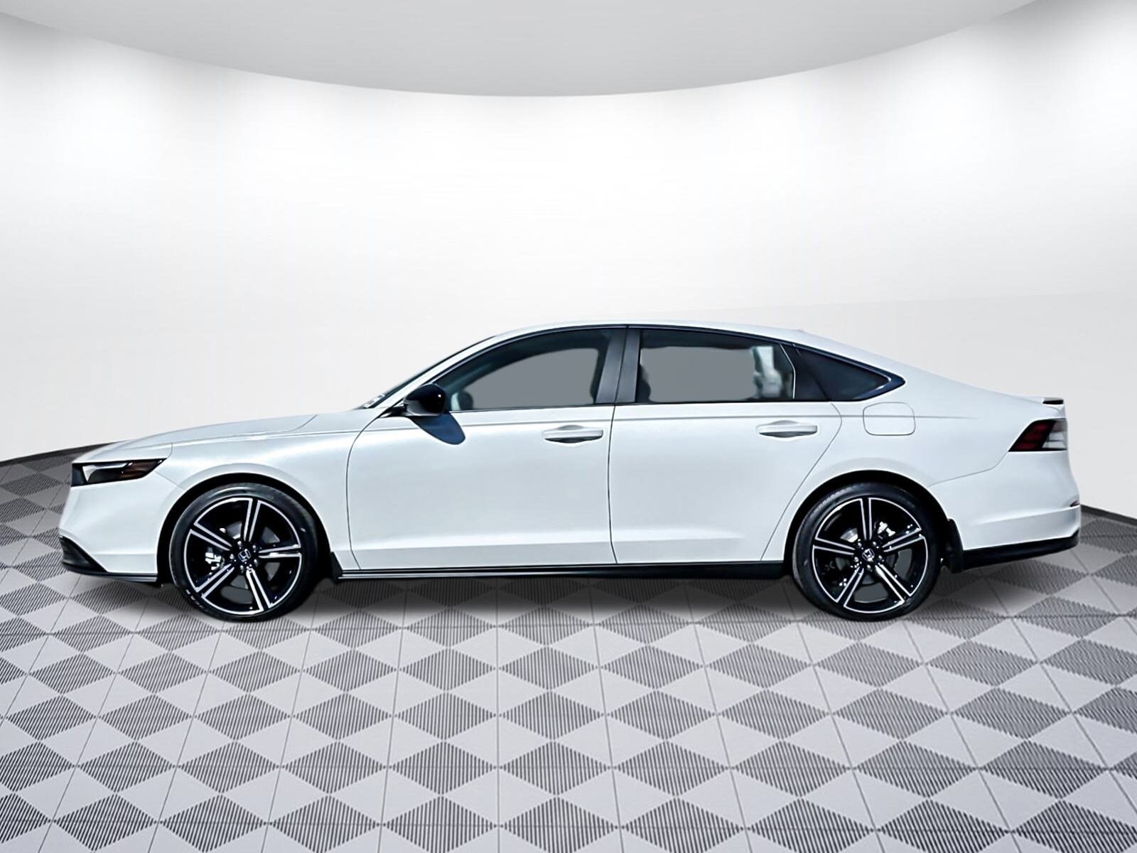 2025 Honda Accord Hybrid Sport photo 2