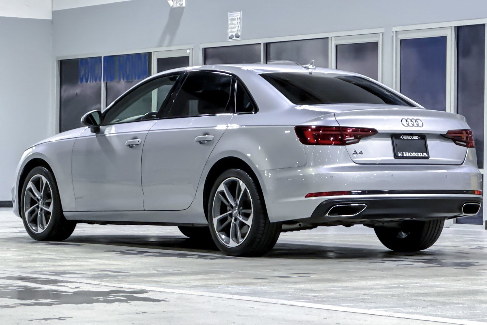 2019 Audi A4 2.0T Premium photo 3