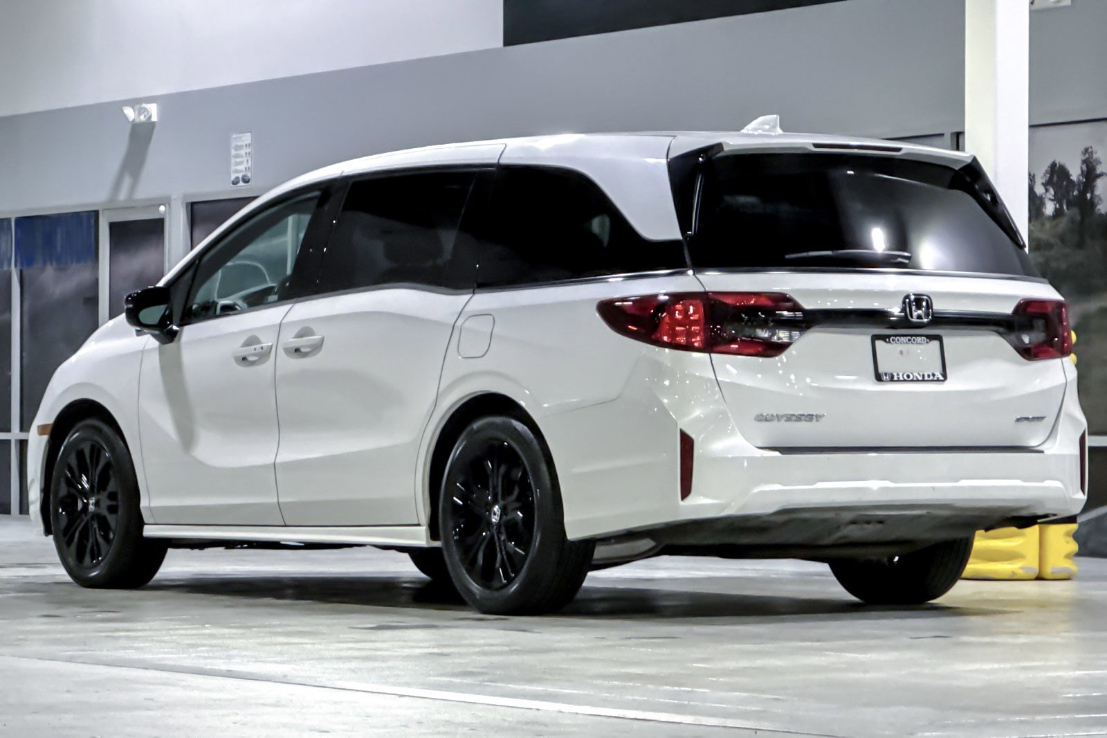 2025 Honda Odyssey Sport-L photo 2
