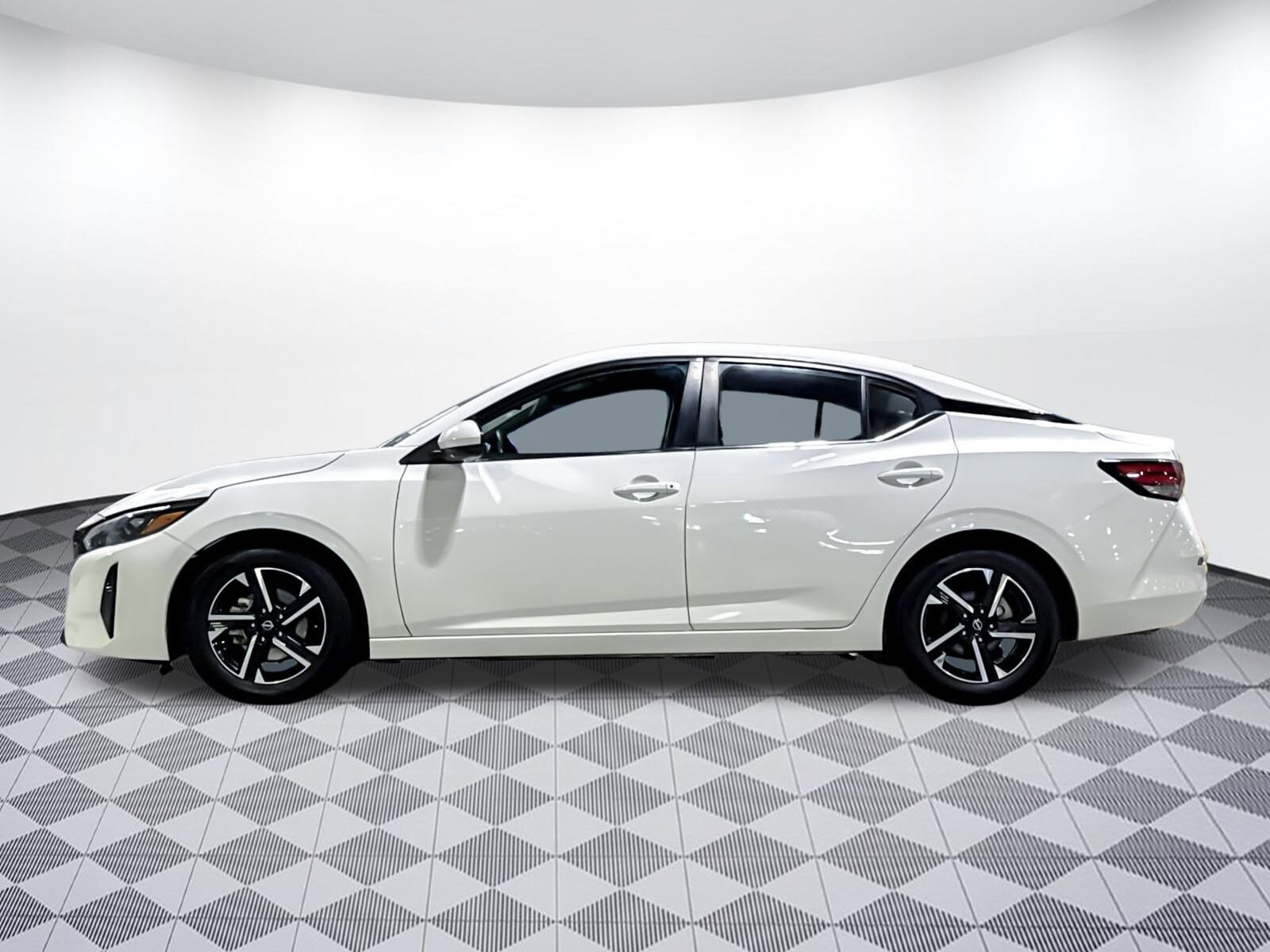 2024 Nissan Sentra SV photo 2