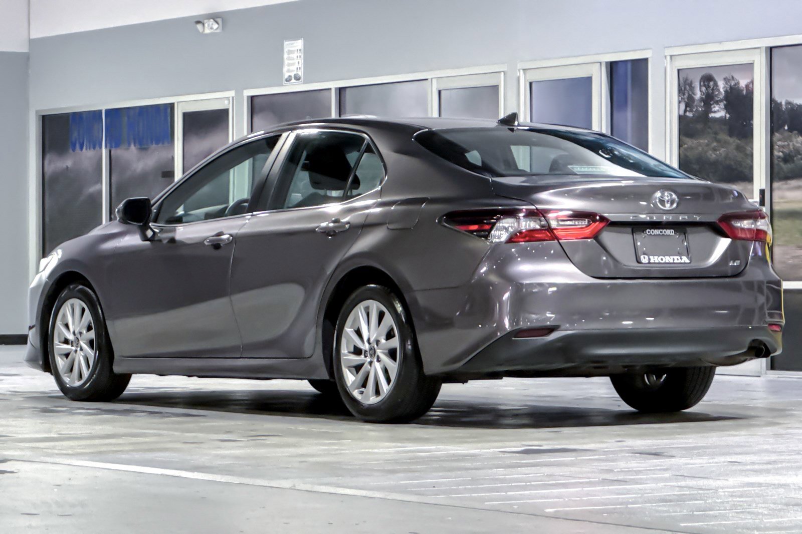 2023 Toyota Camry LE photo 3