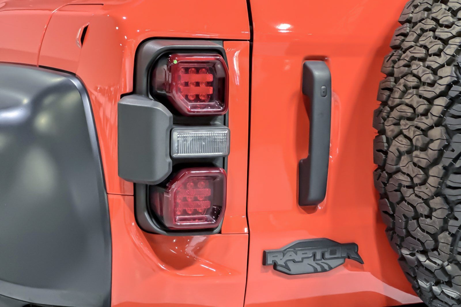 2023 Ford Bronco 4-Door Raptor - Photo 33